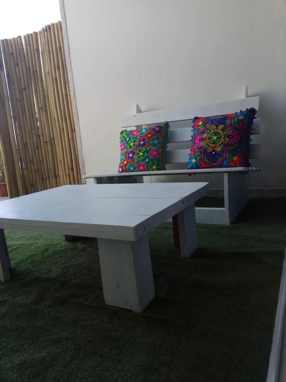 Stylish Apartment With A Patio Close To The Beach Eilat Kültér fotó