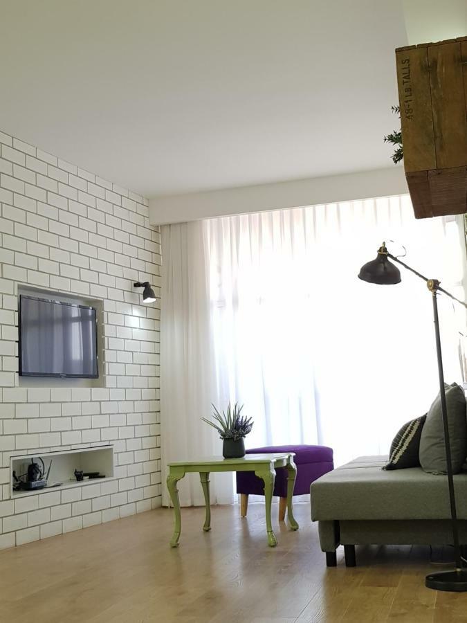 Stylish Apartment With A Patio Close To The Beach Eilat Kültér fotó