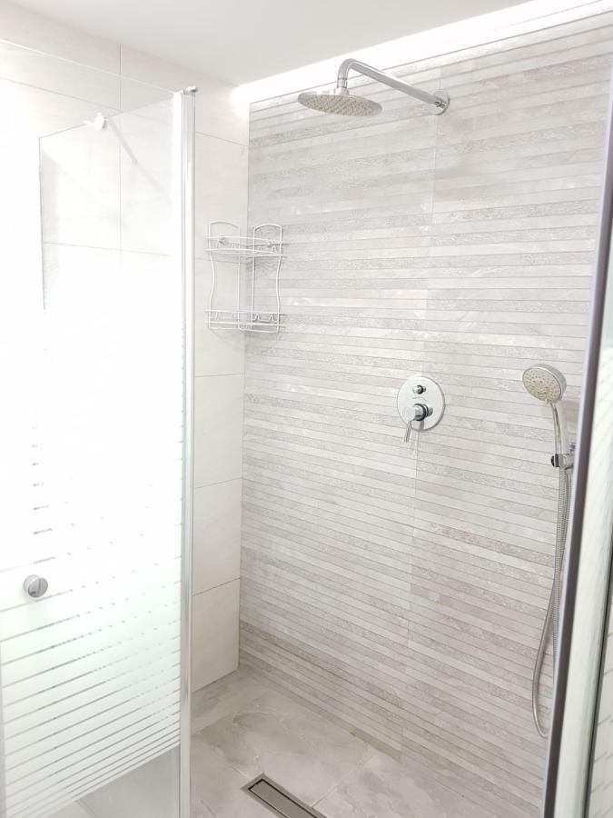 Stylish Apartment With A Patio Close To The Beach Eilat Kültér fotó